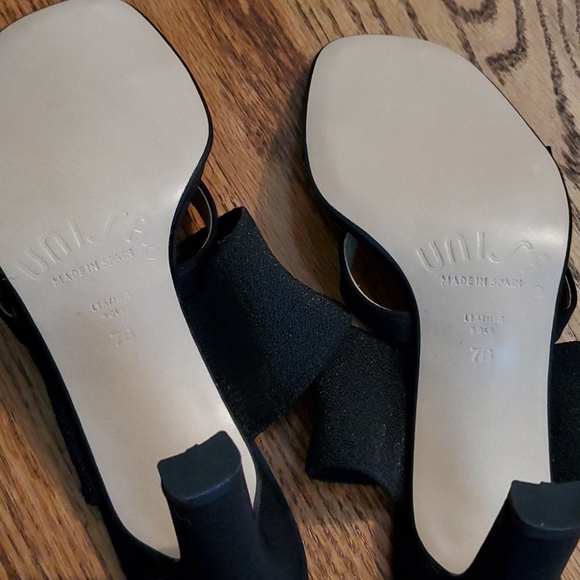 Size 7 Unisa Black heels - Picture 3 of 5
